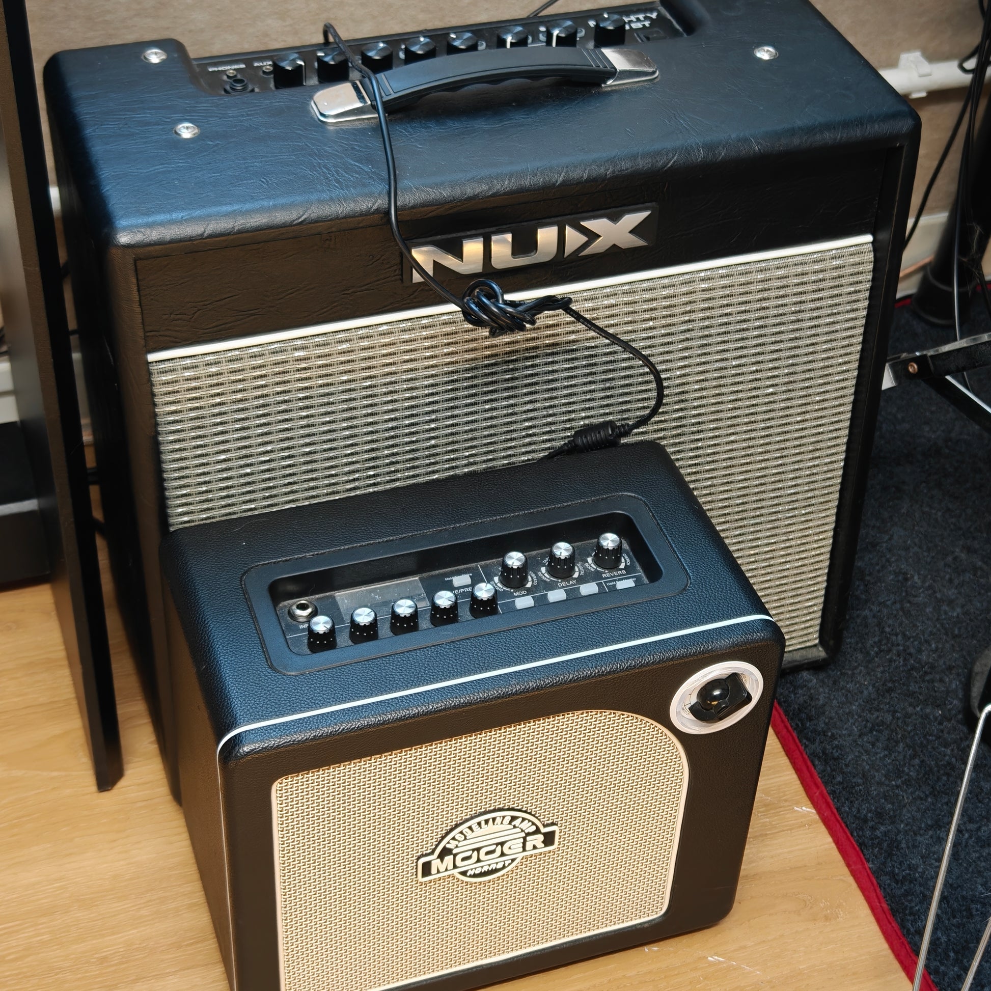 The NUX and Mooer amp for rent